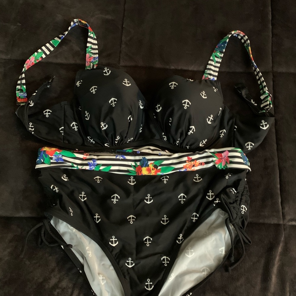 Bikini 2pc anchors & flowers
